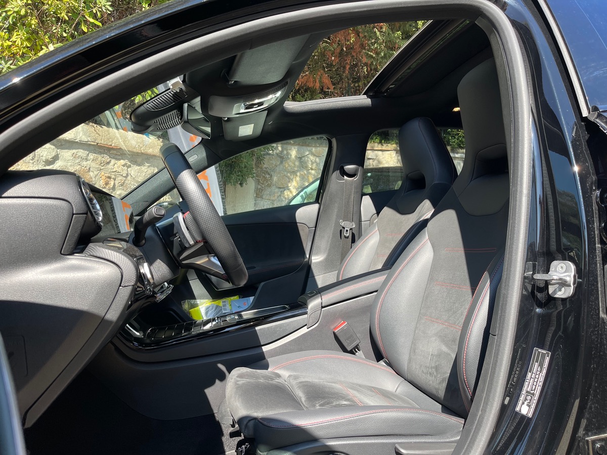 Mercedes Benz Classe A 200 Phase 2 / AMG Line / Toit Ouvrant / Pack Ambiance / Jantes AMG