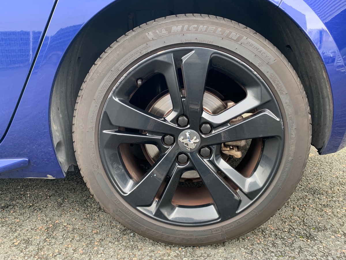 Peugeot 308 120 | GT LINE | Caméra Recul | Car Play | Régulateur Vitesse | Full LED Technology