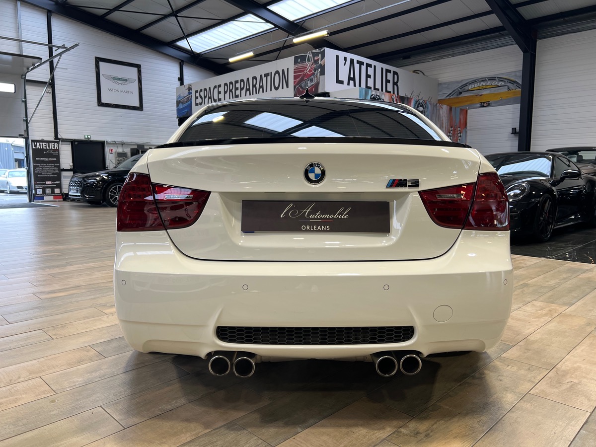 Bmw M3 (E90) SEDAN 5 portes 4.0 V8 420 ch DRIVELOGIC M DCT