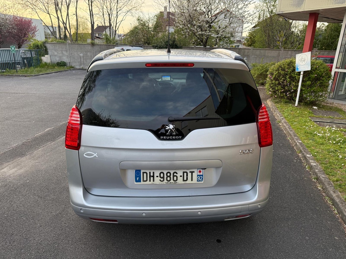 Peugeot 5008 1.6 HDI 115 CV allure 1er main 4X sant frait CB