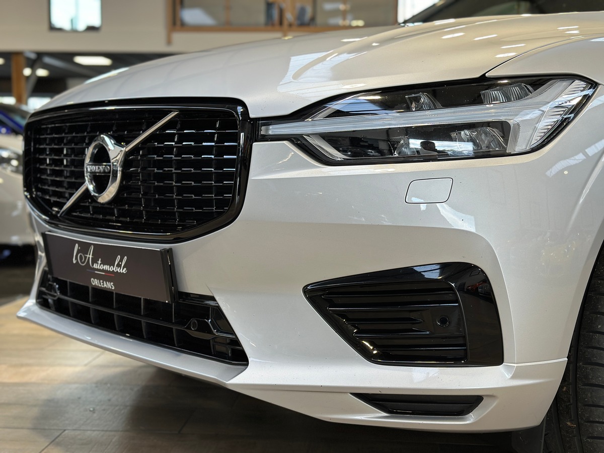 Volvo XC60 T8 R-Design 303 ch + 87 AWD Geartronic 8 / Attelage / Toit Ouvrant / Hifi HK