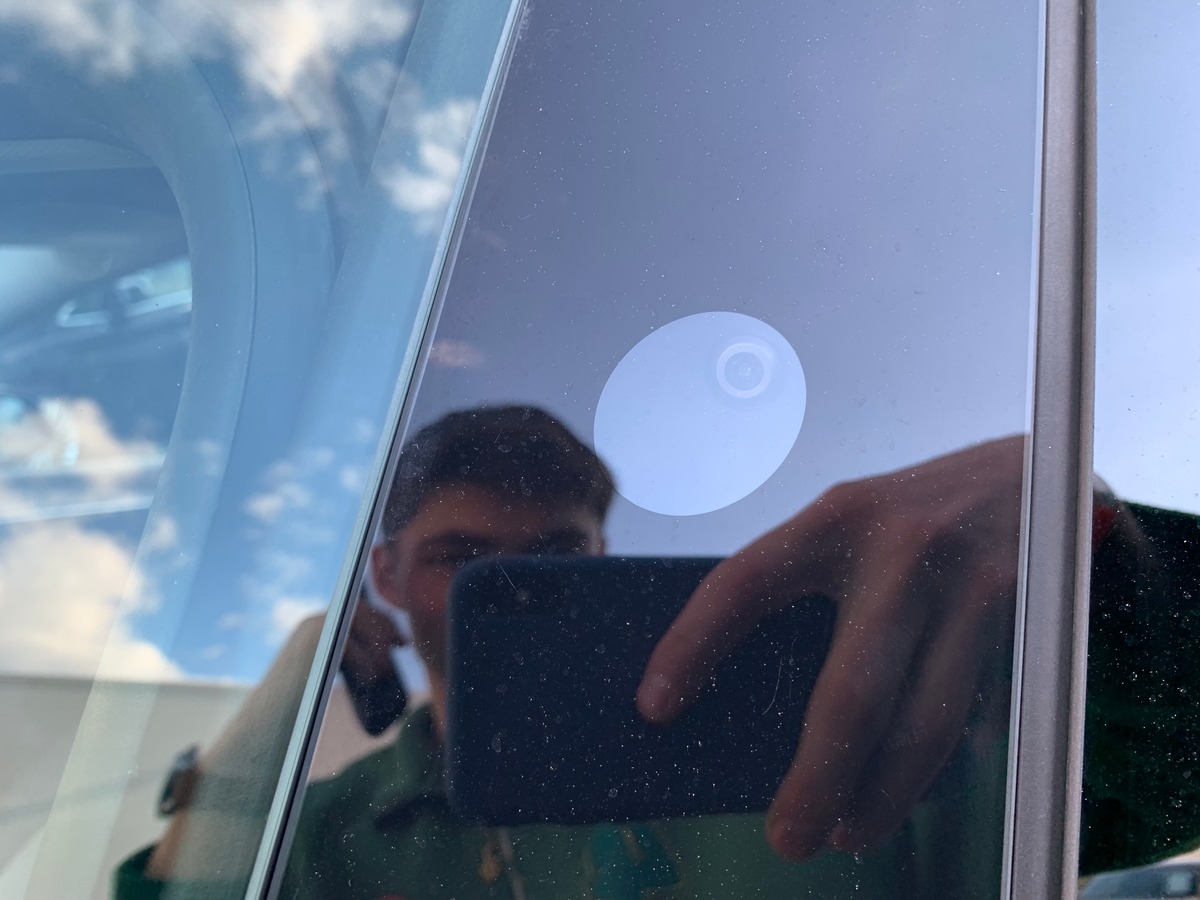 Tesla Model Y 275 chevaux | Premiére MAIN | Standard | Toit panoramique | Cuir | Siéges électriques