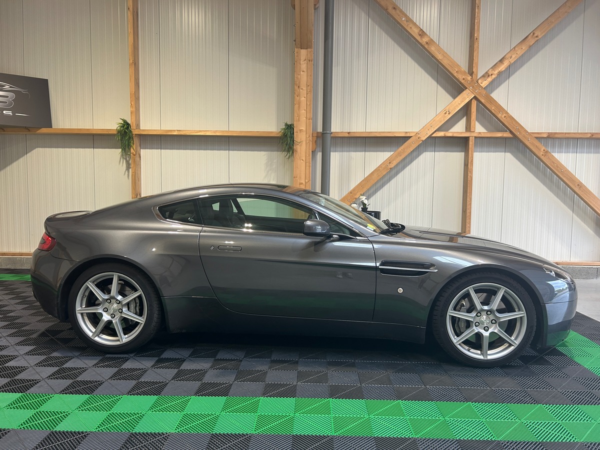 Aston Martin V8 Vantage 4.3 385 cv Boîte auto - Vidange Ok - Suivi Aston Martin