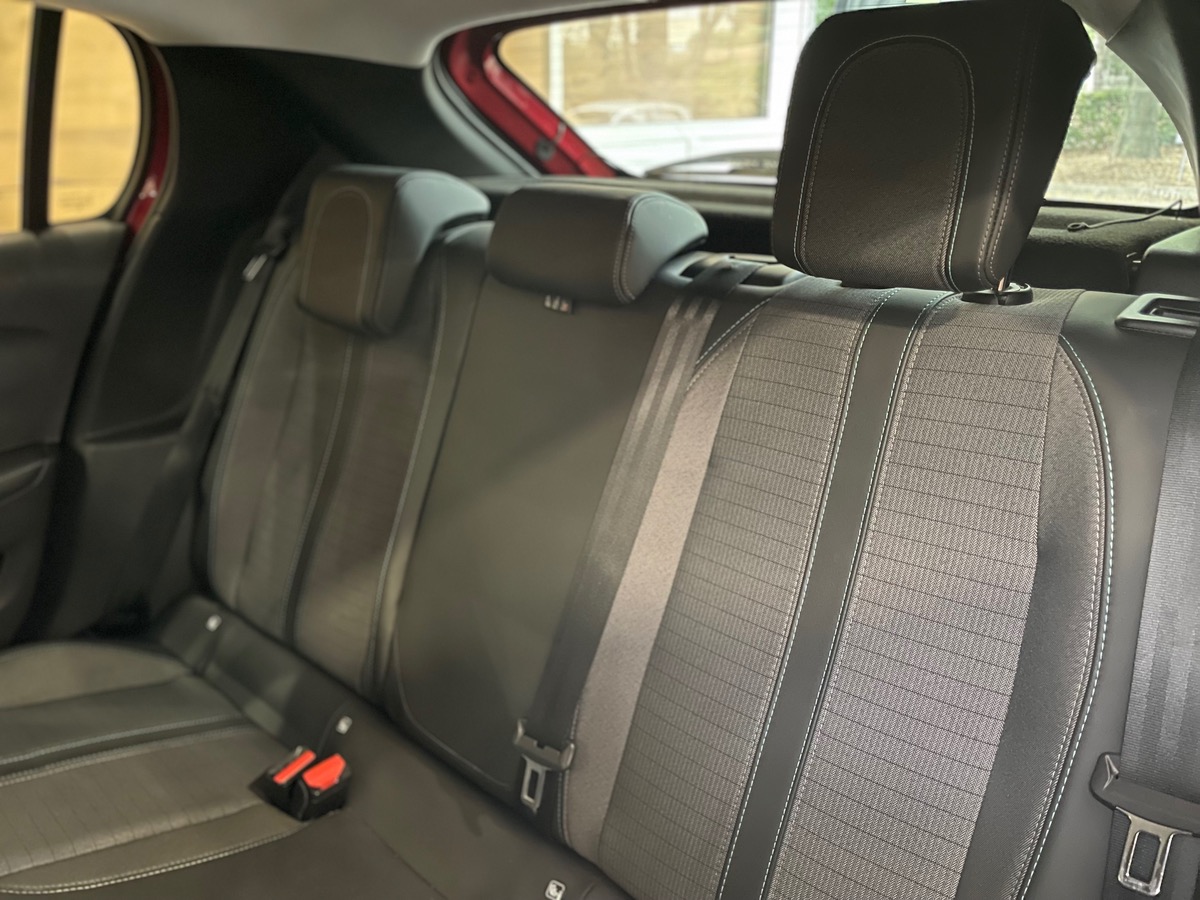 Peugeot 208 e-208 136ch Allure Pack