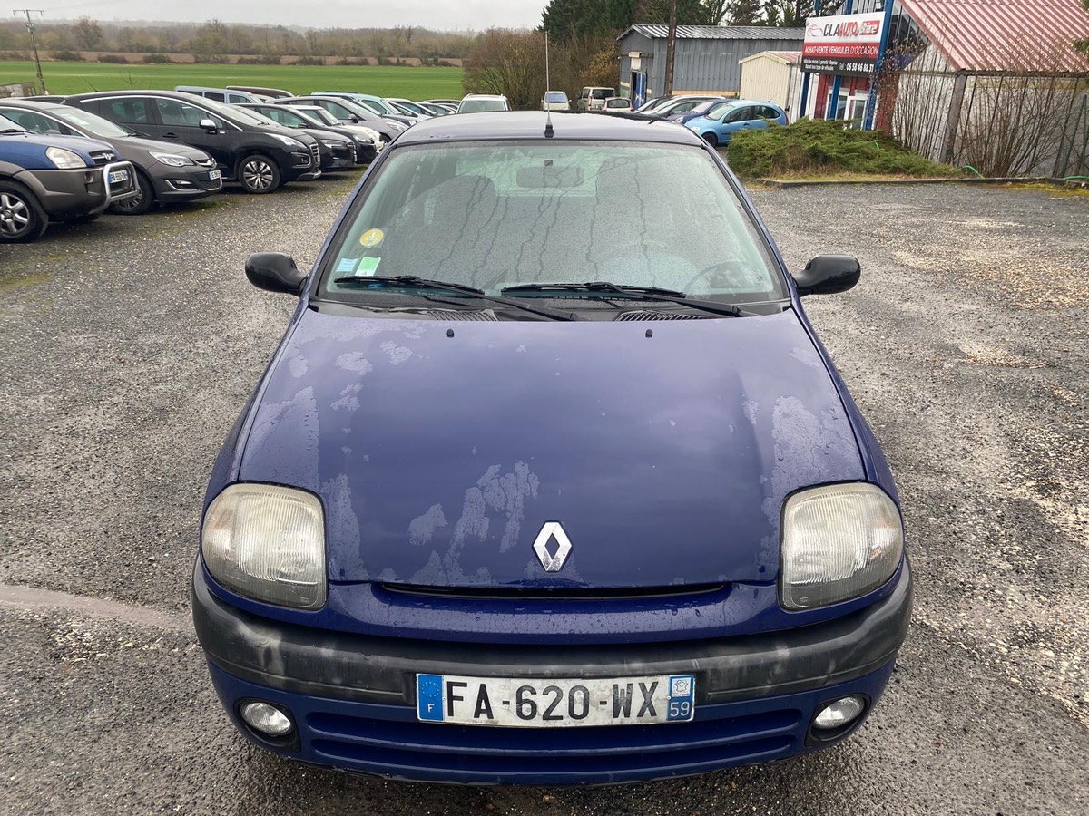 RENAULT Clio 1.2i 60cv 98165km