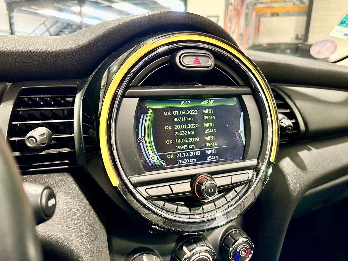 Mini Mini III (F55) One 1.2 102 Edition Shoreditch 5P b