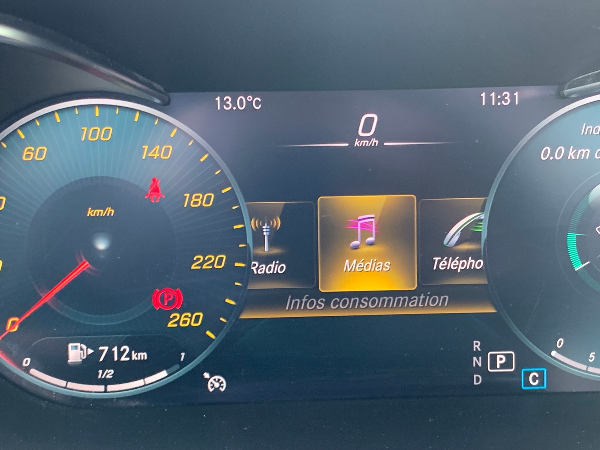 Mercedes-Benz Classe C Cabriolet 194 ch | AMG Line | Siéges électriques chauffants | Caméra de recul