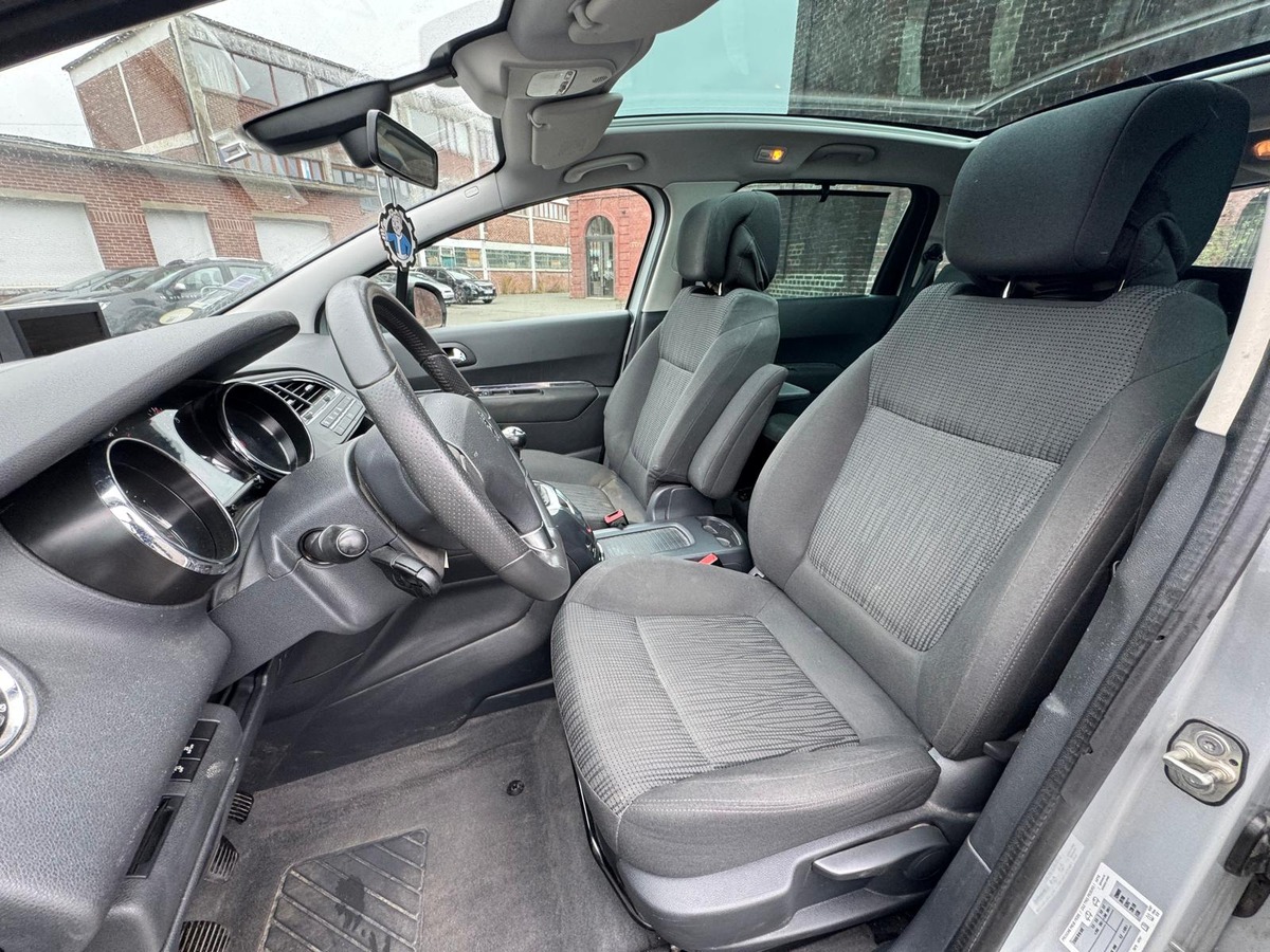 Peugeot 5008 1.6 hdi 110cv 7 places Family - Garantie