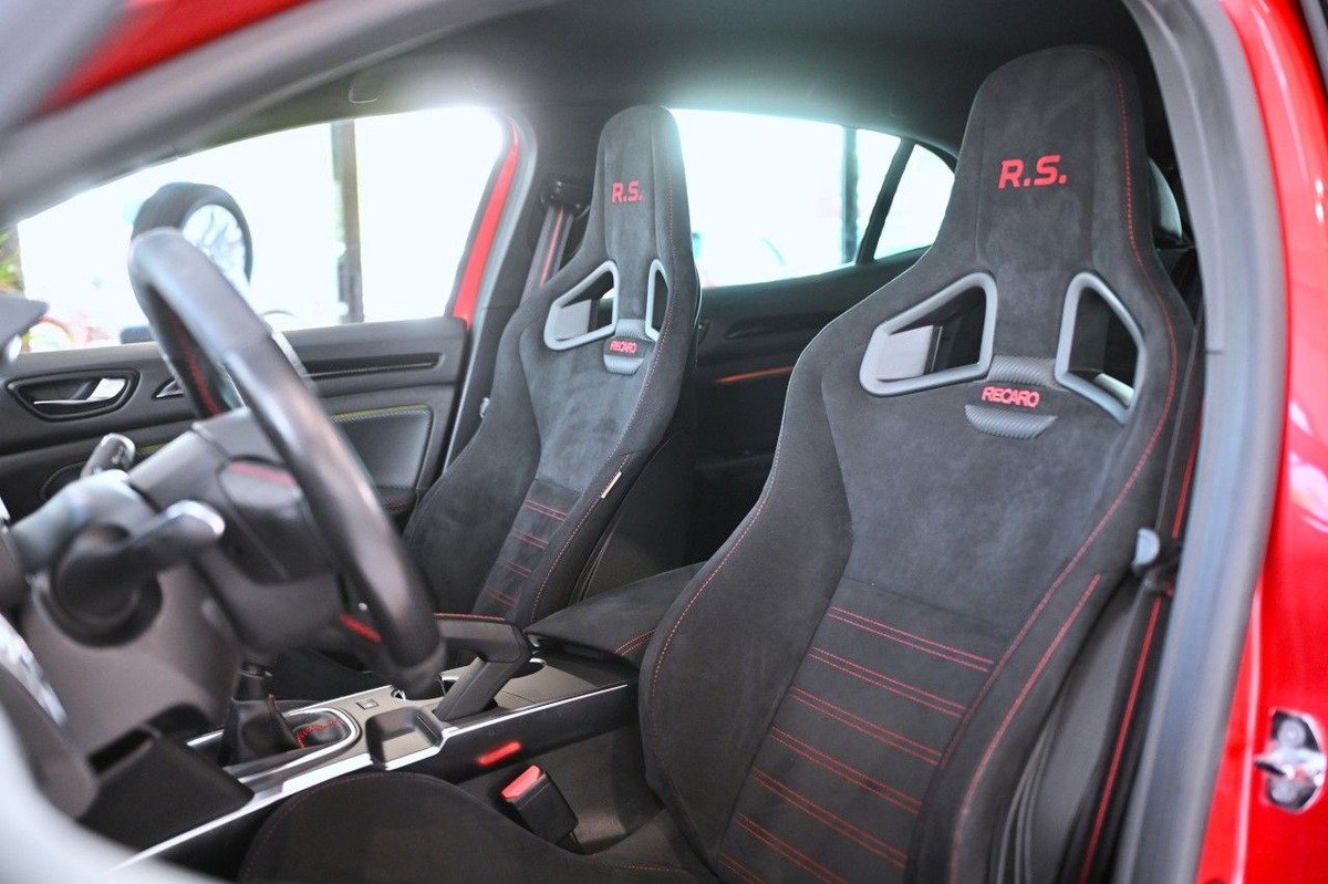 RENAULT Megane IV 1.8 T 300ch RS Trophy