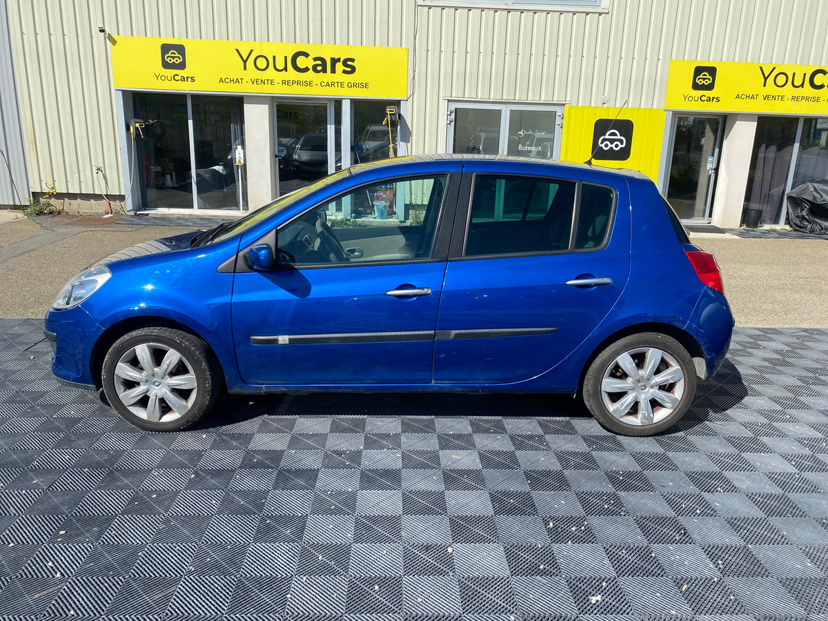 RENAULT Clio III 1.6 i 16V 110 cv - PREMIERE MAIN - RIEN A PREVOIR - CLIMATISATION