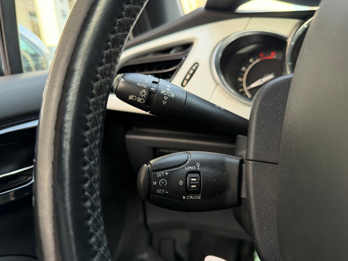 Citroën DS3 Sport Chic 1.6 e-HDI 110 cv - 2nd main