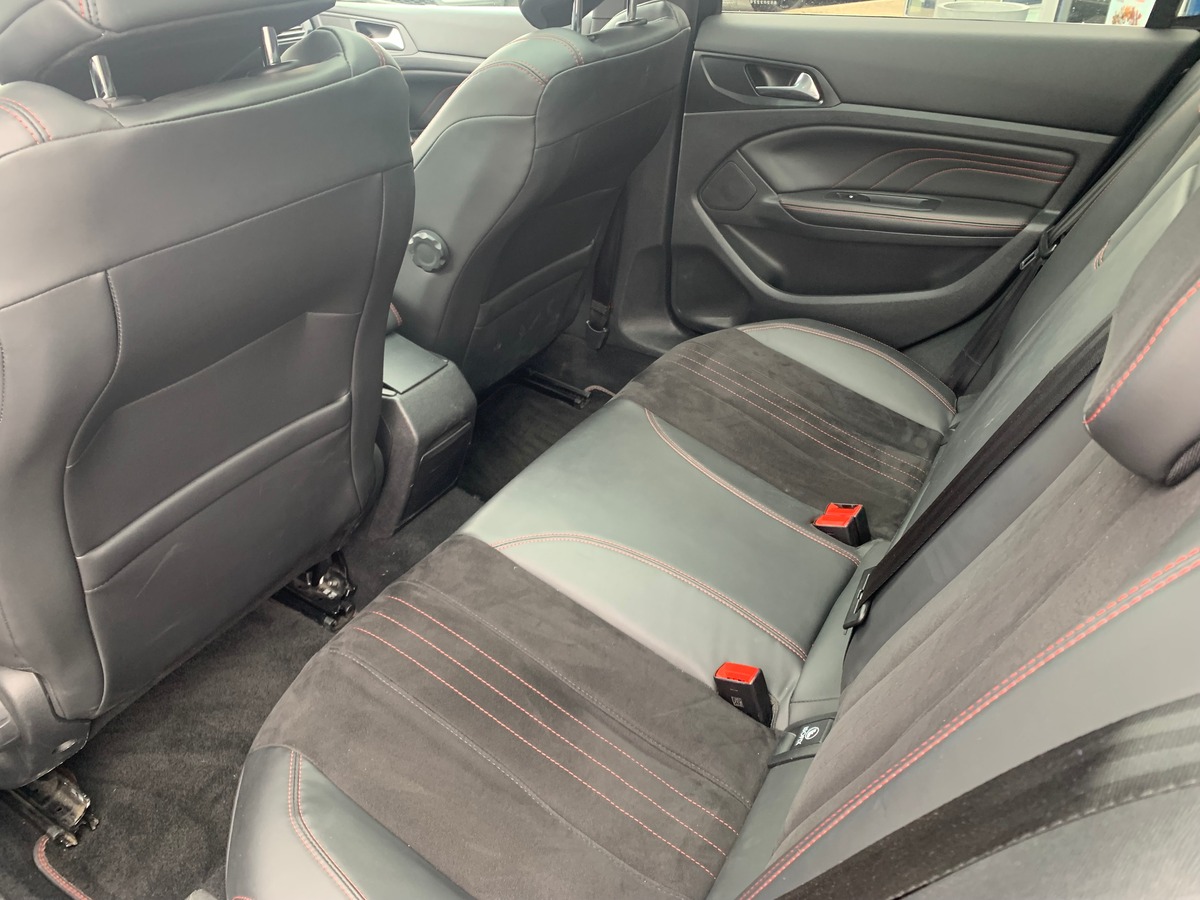 Peugeot 308 180 chevaux | GT | Toit panoramique | Caméra de recul | Régulateur de vitesse | GPS