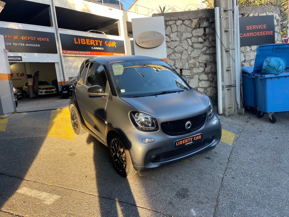 Smart FORTWO 90 CV / GPS / Caméra / Jantes Noires / Gris Mat