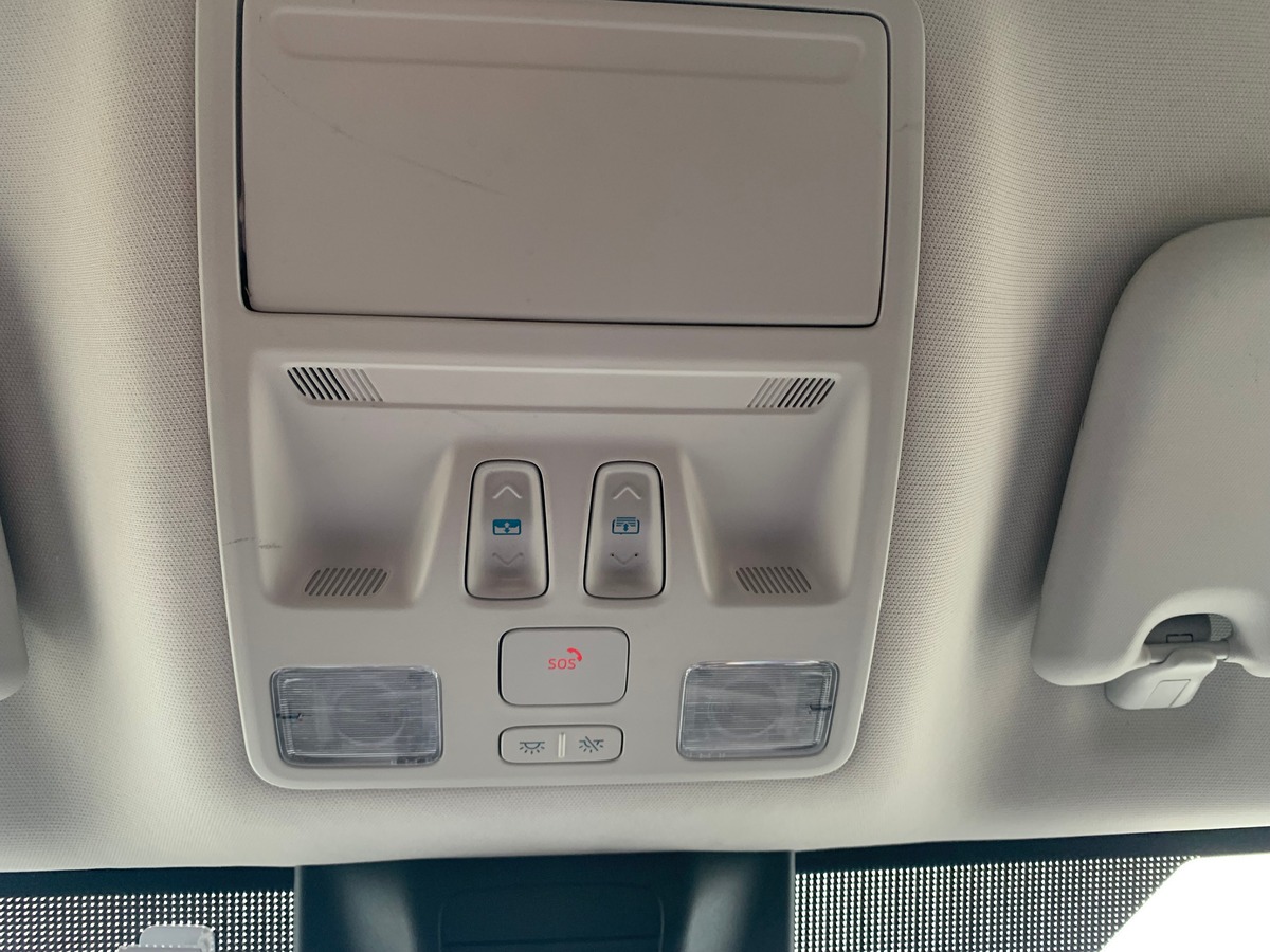 Ford FOCUS SW 120 ch | Vignale | Toit ouvrant panoramique | Apple car play Android auto | Attelage