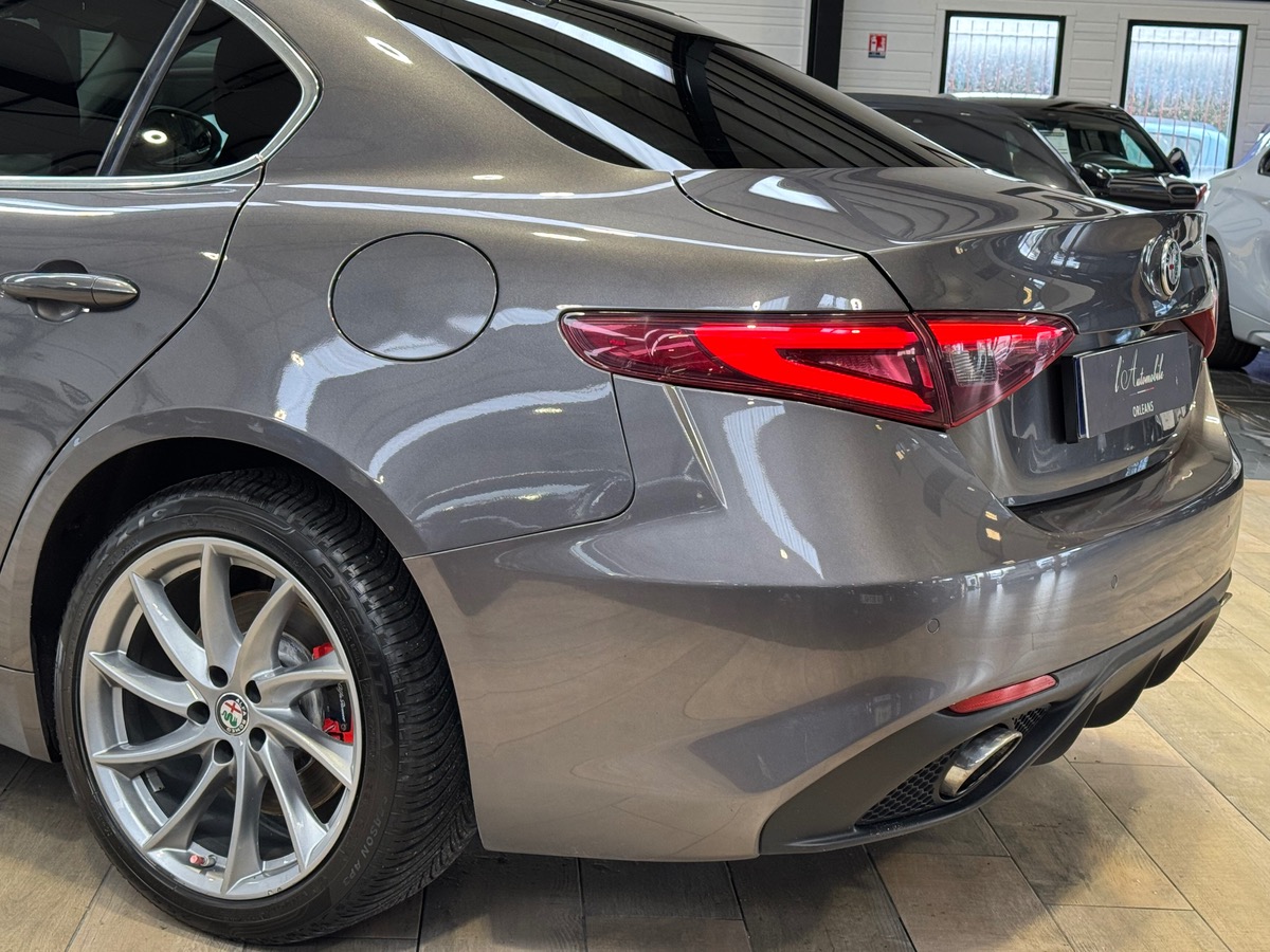 Alfa Romeo Giulia VELOCE 2.2 JTD Q4 AT8 210CV CAM/SIEGE ET VOLANT CHAUFFANT SUIVIT COMPLET N