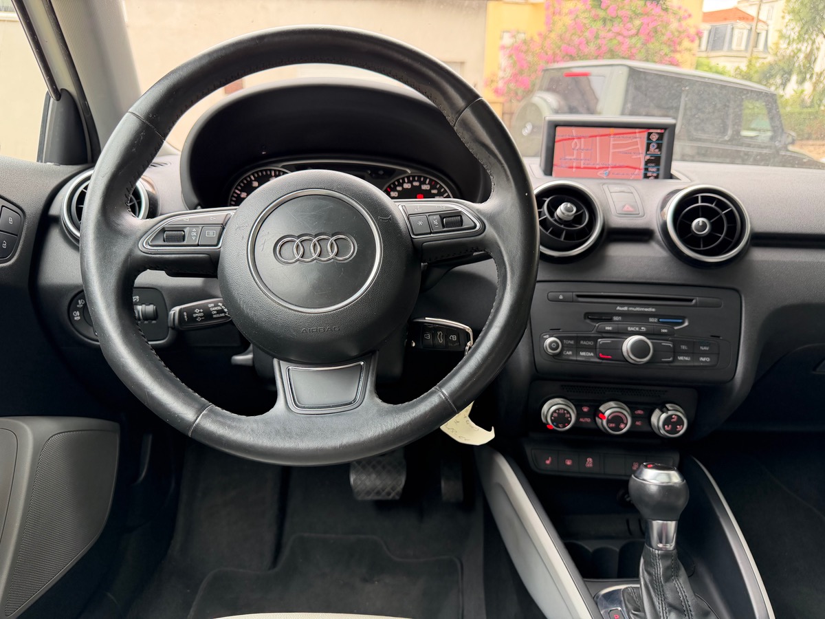 Audi A1 1.4 TFSI 122 CV / 1er Main /Toit Ouvrant/ KM Réel / S-Tronic7 /Ambition Luxe