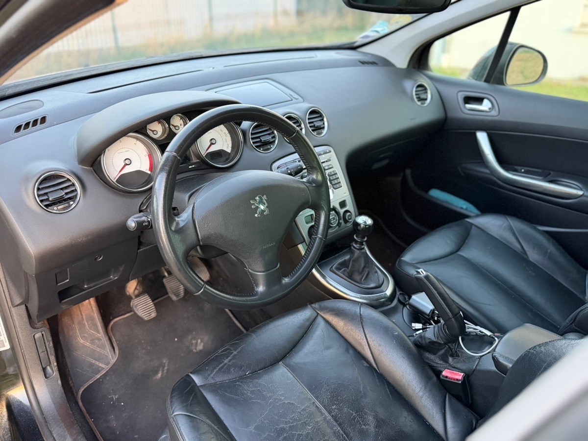 Peugeot 308 SW 2.0 HDI 140 FAP PREMIUM BVM6 7 places