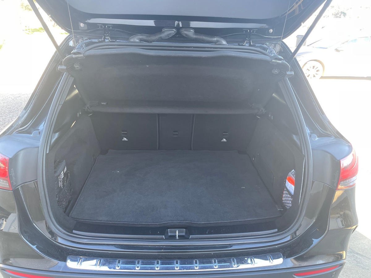 Mercedes Benz GLA 200 AMG