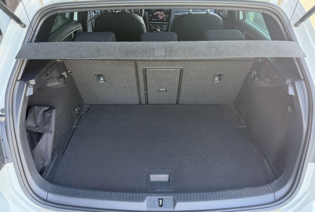 Volkswagen Golf VII - TCR / CarVertical / Echappement Akrapovic / Apple Carplay / Caméra