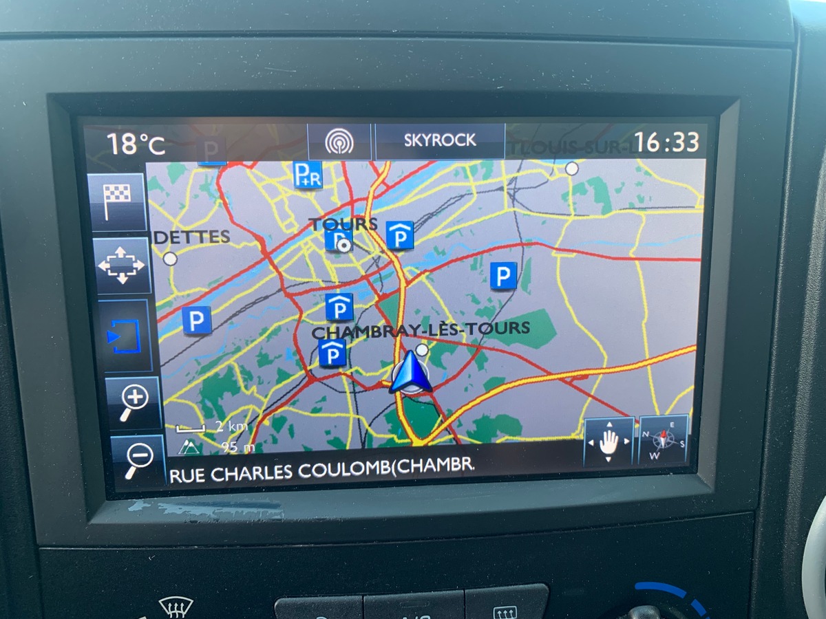 Peugeot Partner 90 chevaux | Régulateur de vitesse | Apple car play | GPS | Climatisation | 3 Places