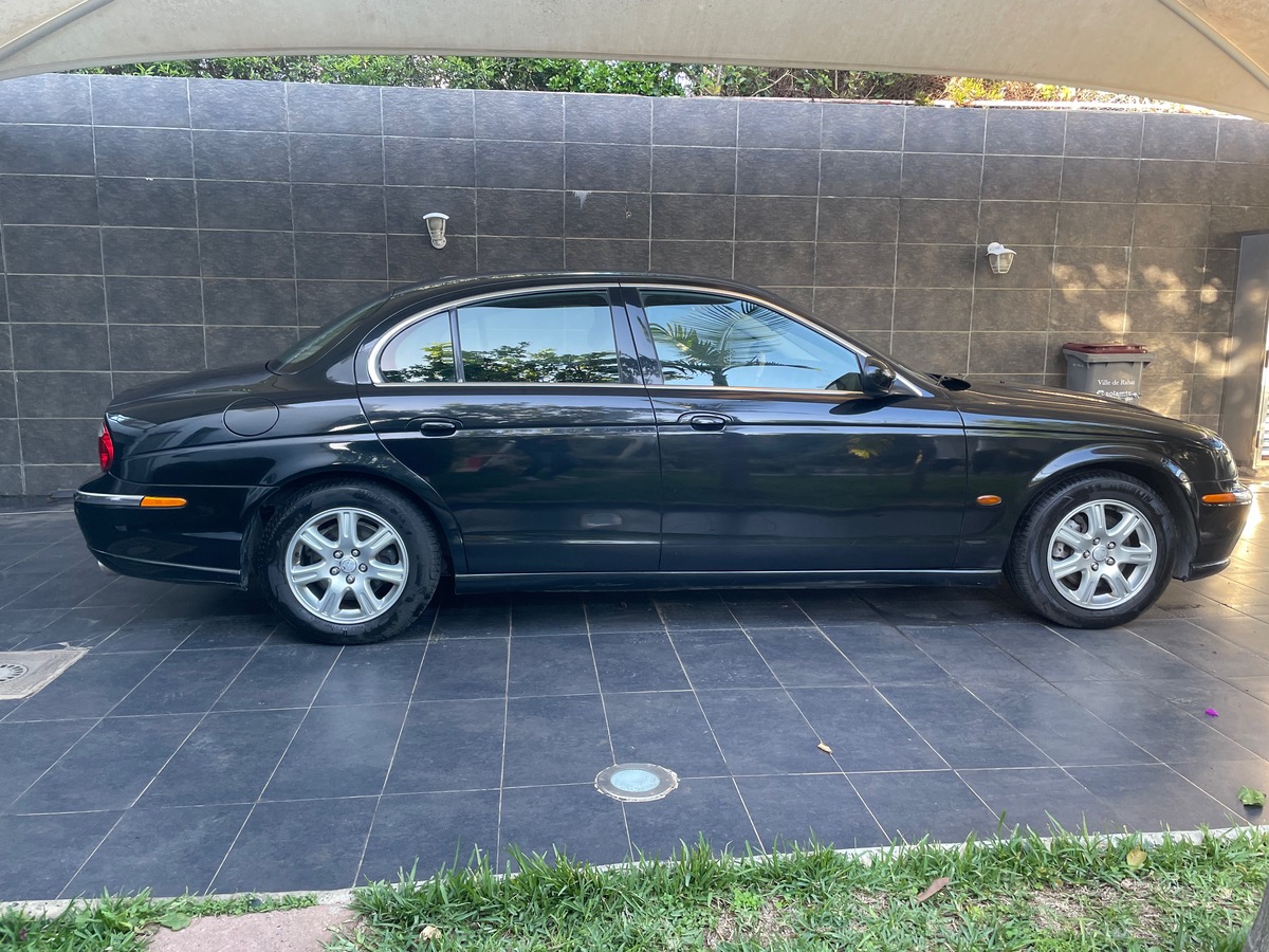 Jaguar S-Type 3.0 V6 (243 ch)