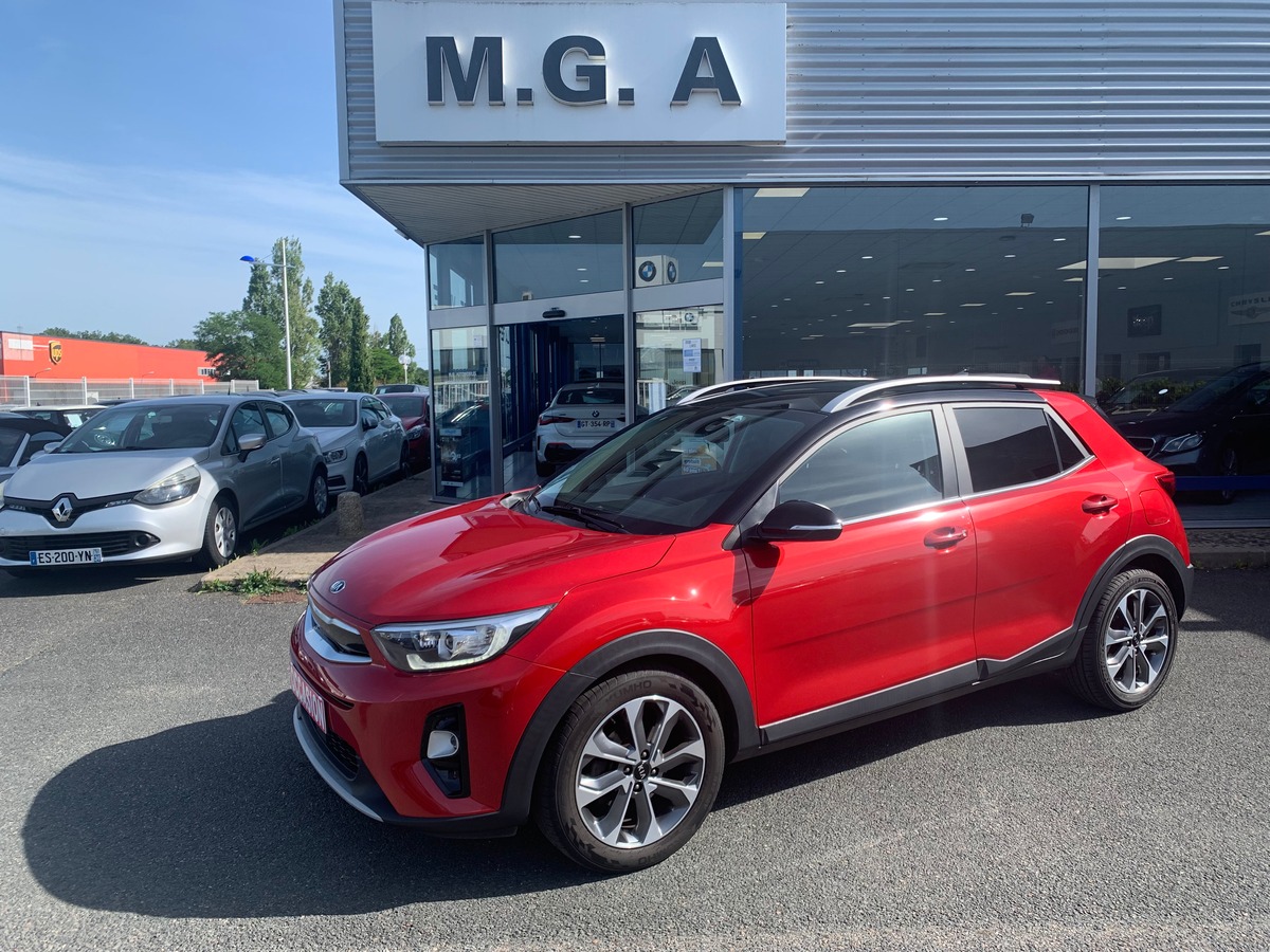 Kia Stonic 120 ch | Premium | Caméra recul | Régulateur vitesse | Apple car Play | Siéges chauffants