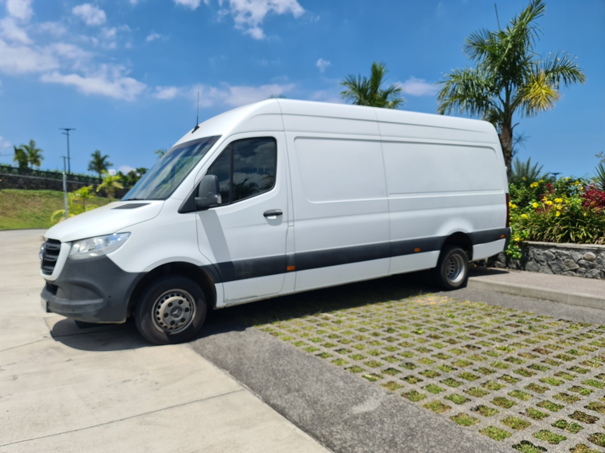Mercedes-Benz Sprinter LONG