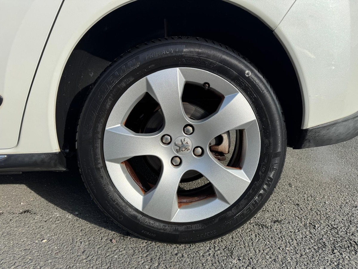 Peugeot 3008 1.6 HDi 110 - Boite Auto - Premium Pack - Garantie