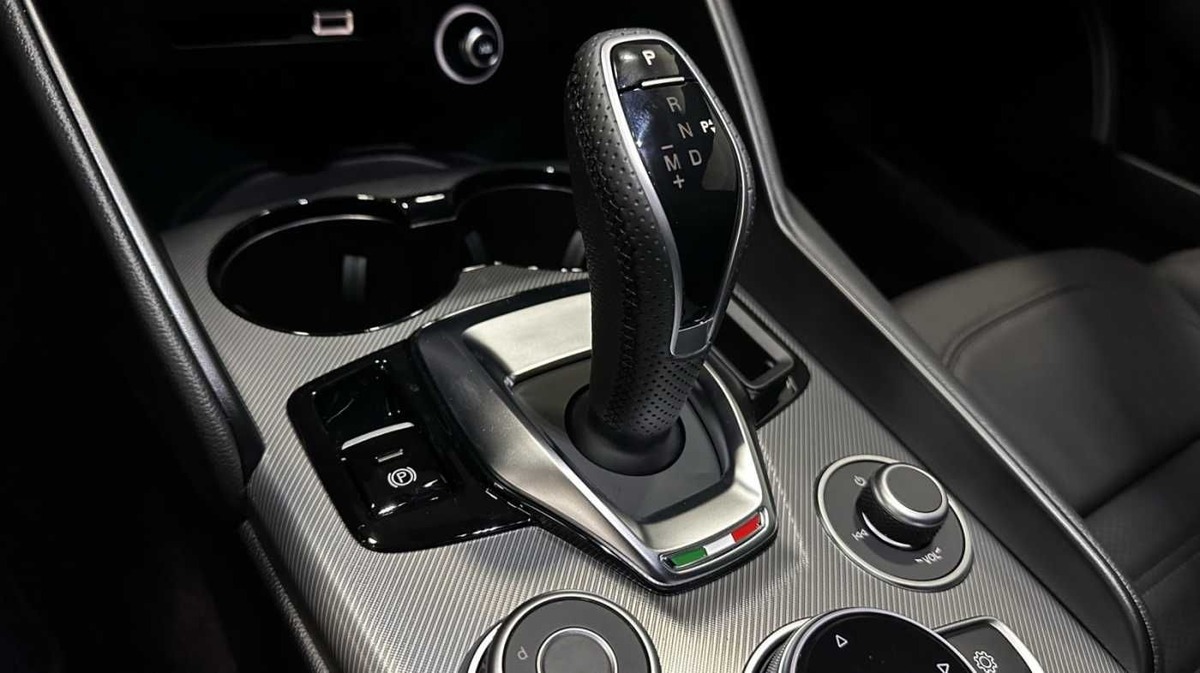 Alfa Romeo Giulia 2.0T 280ch Veloce Q4 AT8 Harman-Kardon Toit ouvrant
