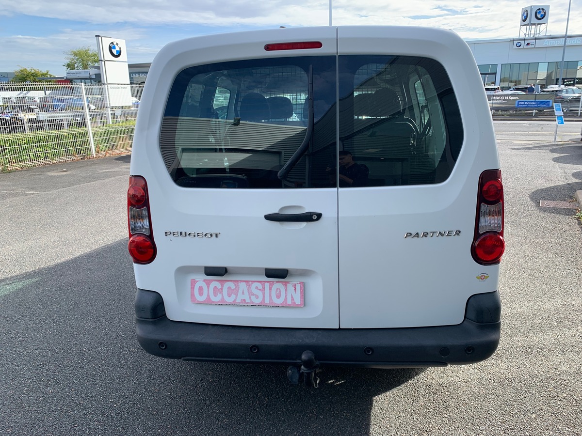 Peugeot Partner 100 ch | 5 Places | GPS | Climatisation | Attelage | Roue secours | Apple car play