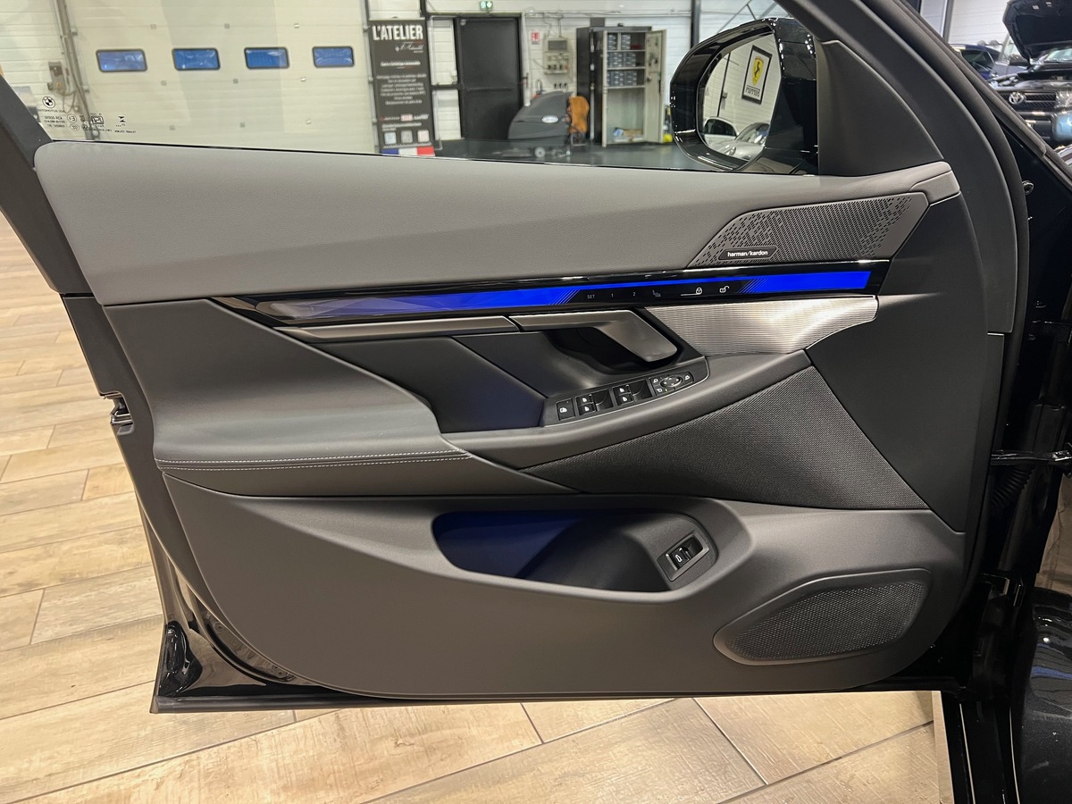 Bmw i5 M60 XDRIVE40 601 BERLINE - 990KM NEUVE / TVA RECUPERABLE g