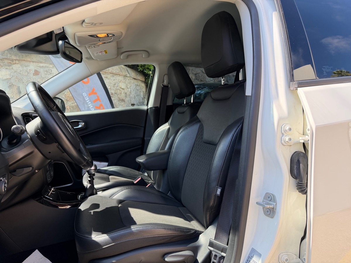 Jeep Compass 1.6 CRD 120 CV / Brooklyn Edition/ CarPlay / Caméra de Recul / Pack Black / Phase 2
