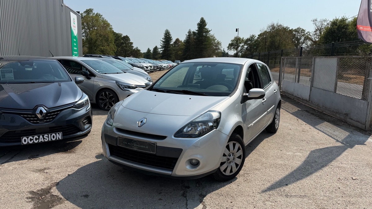 RENAULT Clio III 1.2 16v 75 Chx 1ER MAIN GPS REGULATEUR CLIM 51 000 Kms