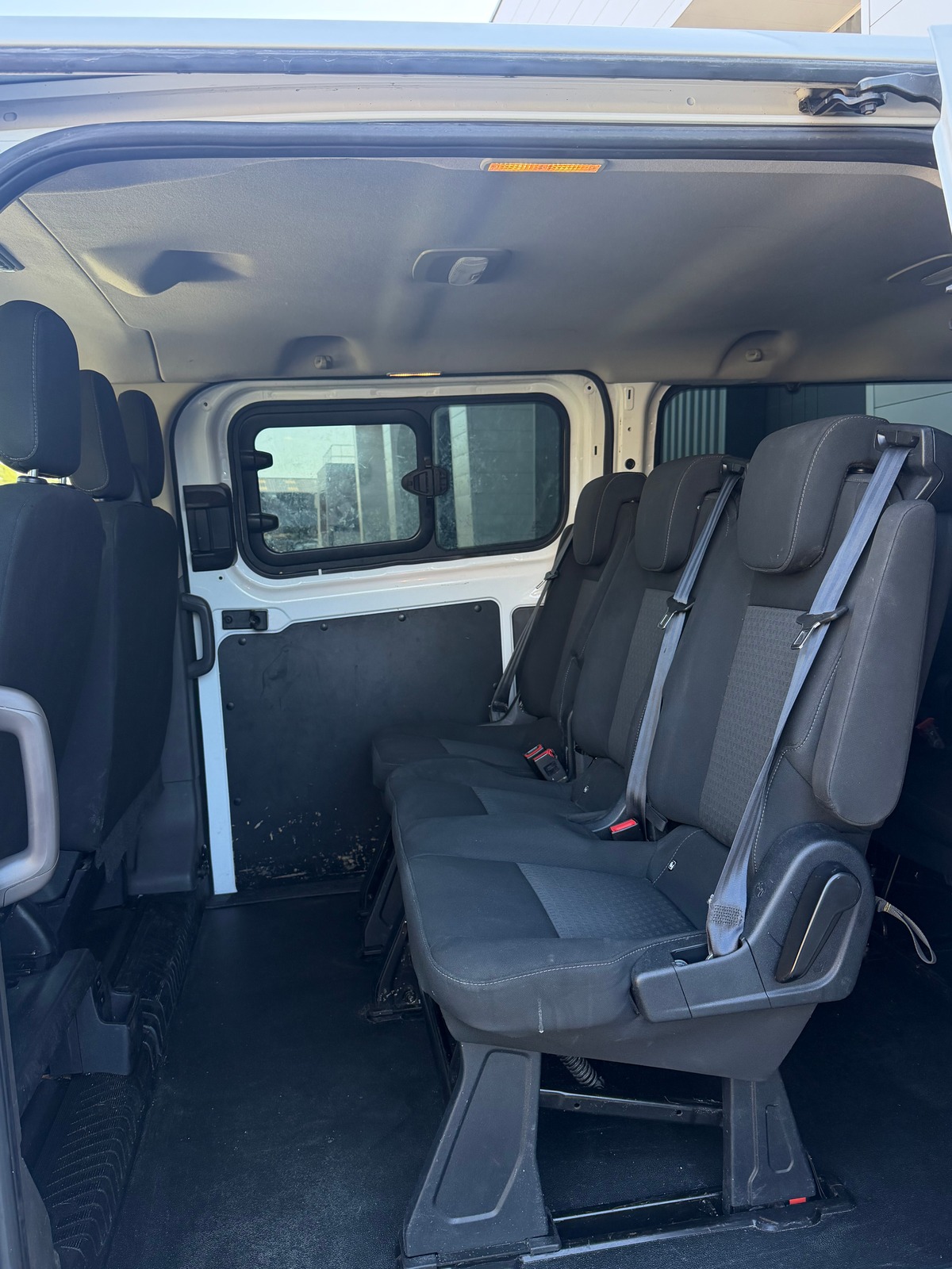 Ford TRANSIT CUSTOM 2.0 ECOBLUE 130 CH - 9 PLACES - ATTELAGE
