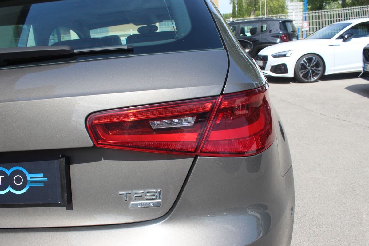 Audi A3 III 1.4 TFSi 150 ch AMBITION LUXE S TRONIC 7 + TOIT OUVRANT