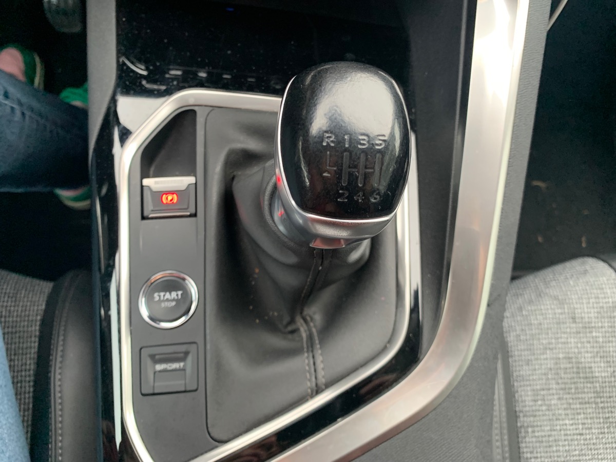 Peugeot 3008 130 ch | Allure business | Mirror link | Caméra recul | Coffre assisté électriquement