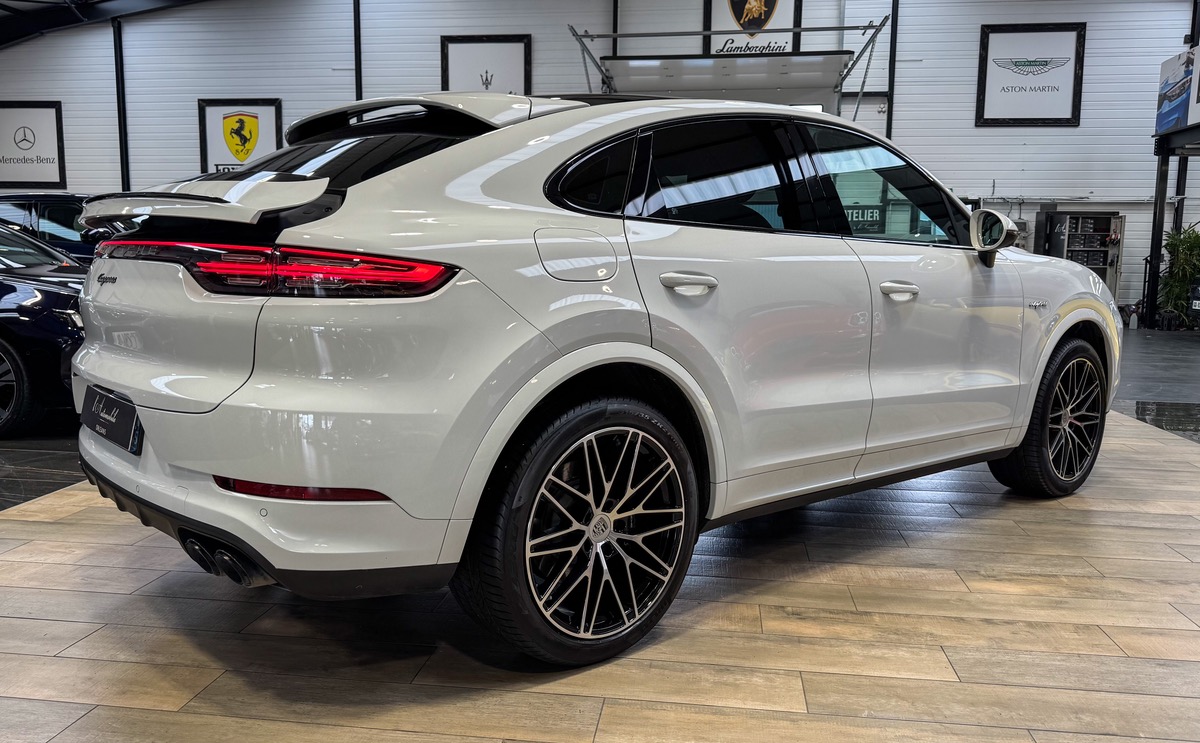 Porsche Cayenne Coupé 3.0 E-HYBRID 462 / CHRONO / SIEGES CHAUFFANTS