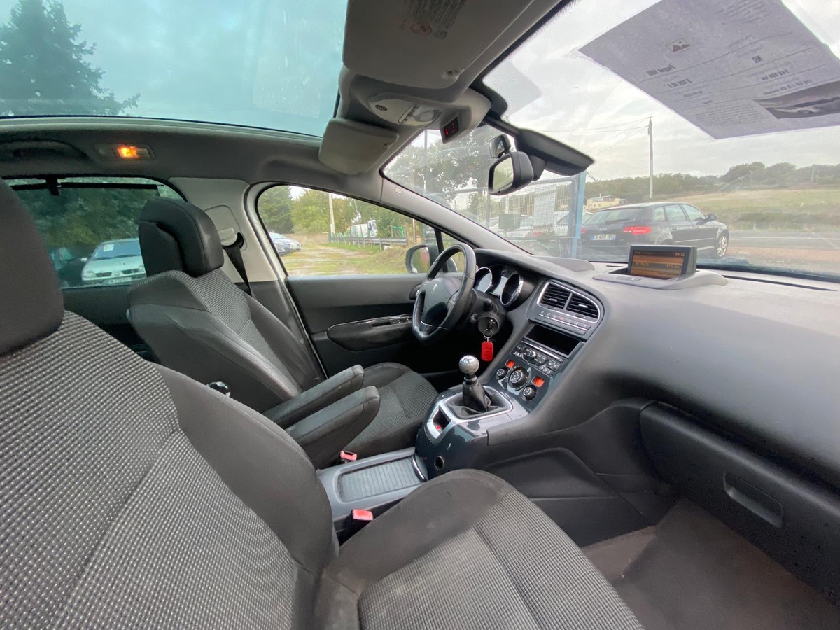Peugeot 5008 1.6 hdi 112cv pack family