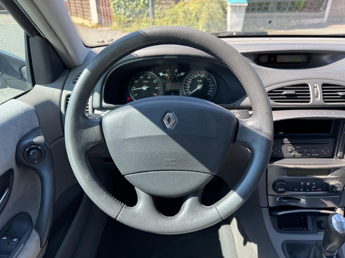 RENAULT Laguna 2.0 IDE 140 - BREAK PRIVILEGE - DISTRIBUTION NEUVE - GARANTIE