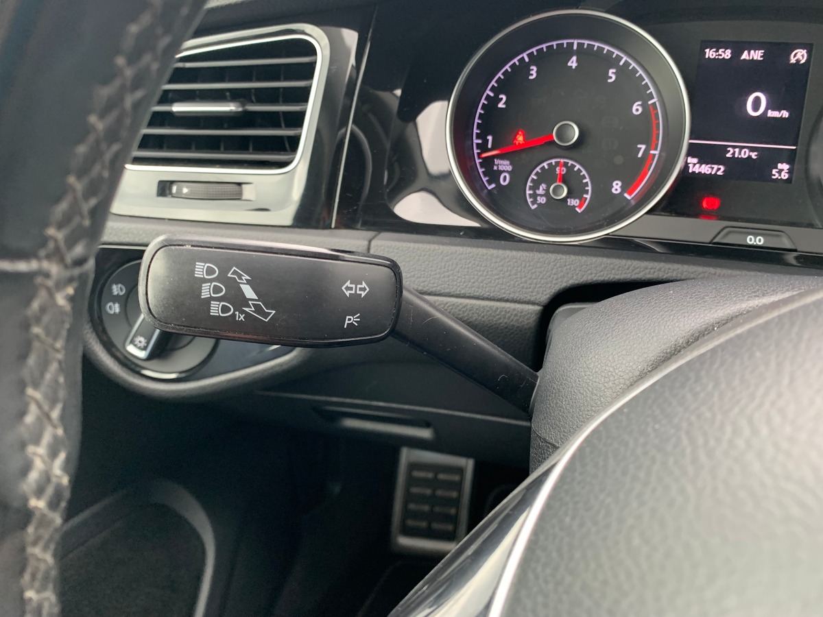 Volkswagen Golf 125 | Sound | Caméra recul | Régulateur | GPS | Apple car play | Attelage amovible