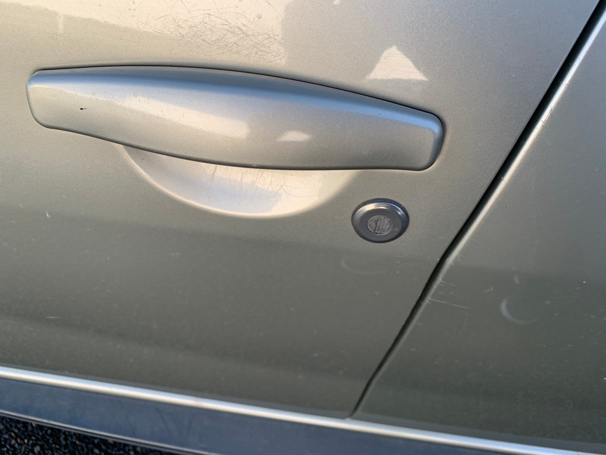 Dacia Duster 105 ch | Laureate | Bioethanol | Roue secours | Climatisation | Radio mono-CD MP3