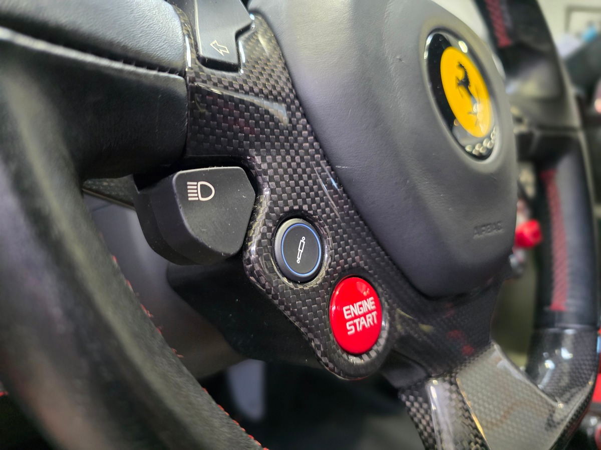 Ferrari 458 SPECIALE 4.5 605 ORIGINE FRANCE // ROSO CORSA /  BANDES NART / HARNAIS A