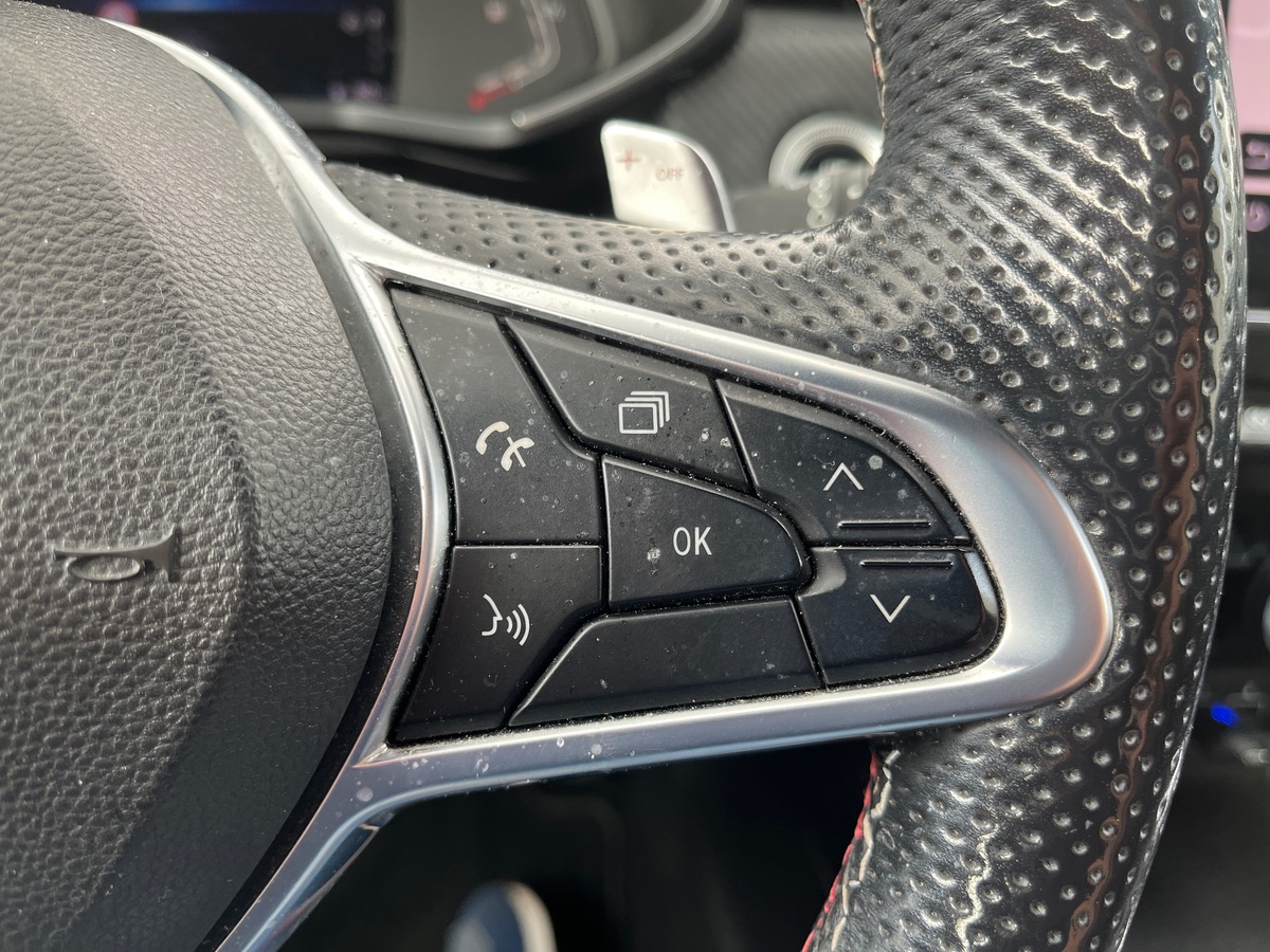 RENAULT Clio V 1.3 TCE 130 FAP RS LINE EDC, Sièges cuir chauffants, Caméra 360°, EasyLink 9,3"