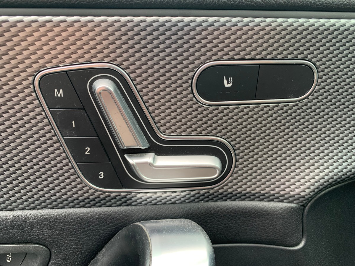 Mercedes-Benz Classe A 116 ch | Progressive line | Pack Sport Black | Pack Premium Plus | Toit pano