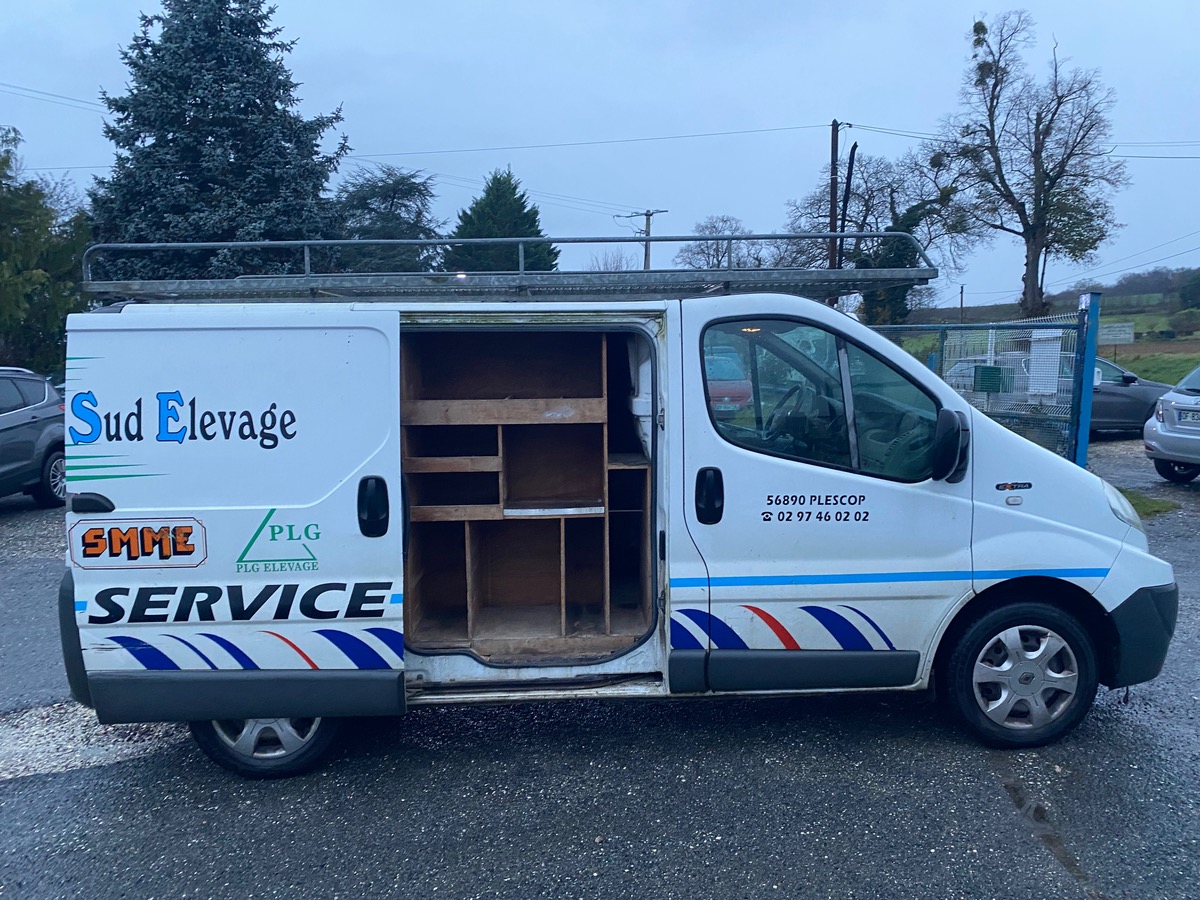 RENAULT Trafic 2.0 dci 90cv aménager bois 