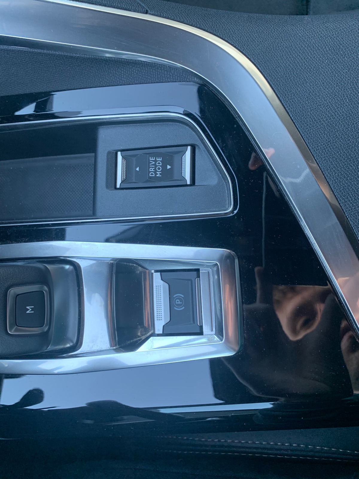 Peugeot 3008 130 ch | GT | Pack Alcantara | Pack City 2 | Hayon Motorisé avec accès Mains Libres