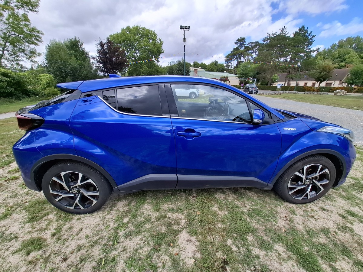Toyota C-HR 184 ch | Édition | Attelage | Régulateur de vitesse adaptatif | Caméra de Recul