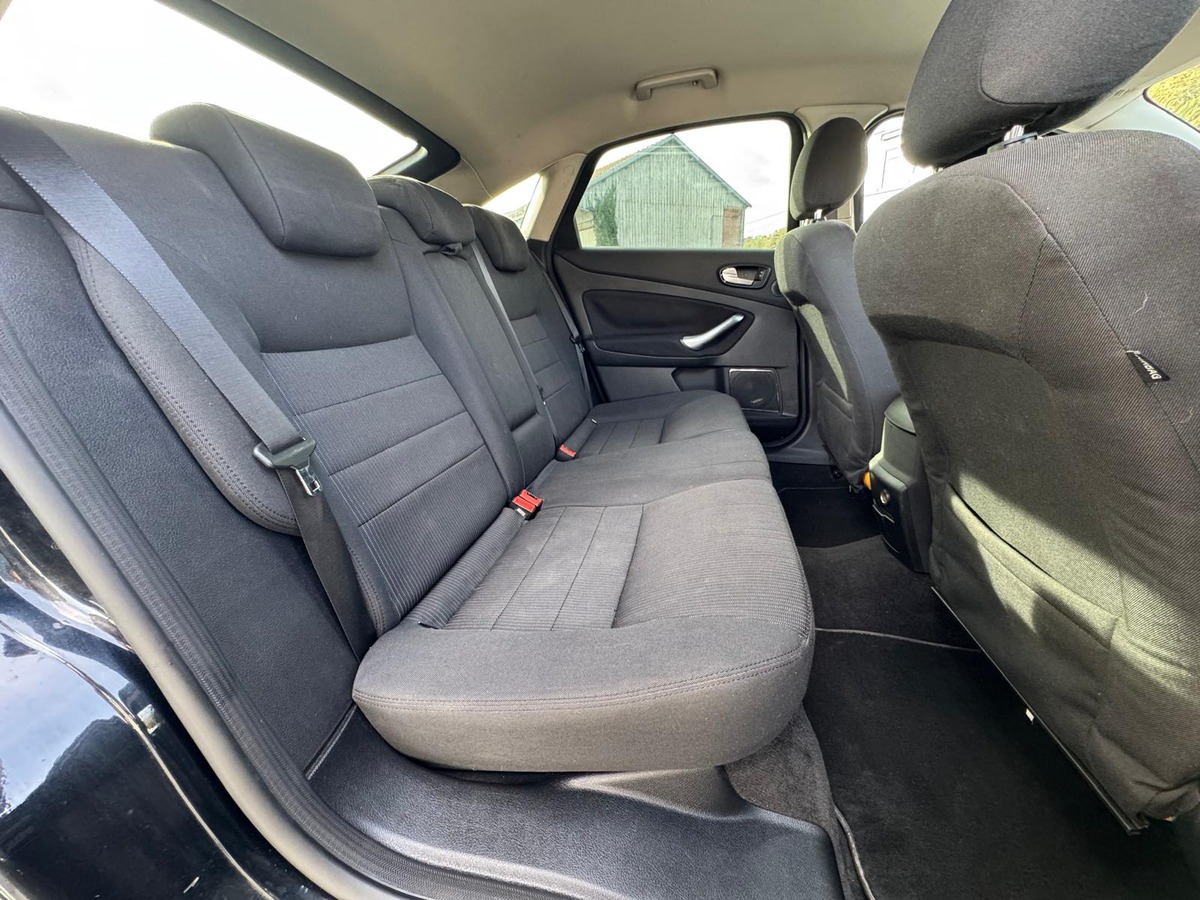 Ford Mondeo 2.0 140 TDCi Titanium-DISTRIBUTION NEUVE-GARANTIE