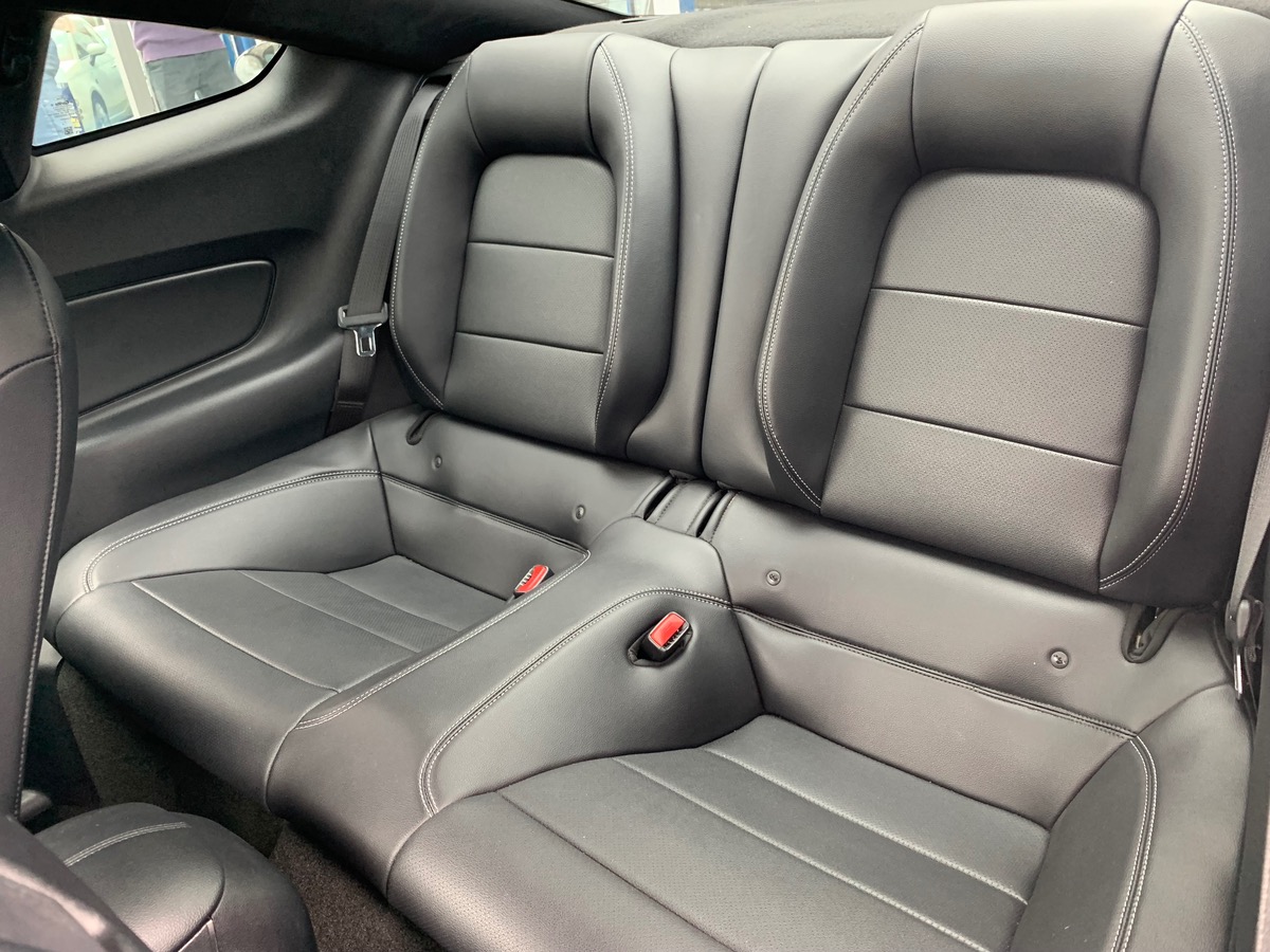 Ford Mustang FASTBACK V8 GT | Sellerie cuir | Sièges chauffants et climatisés | Housse de Protection