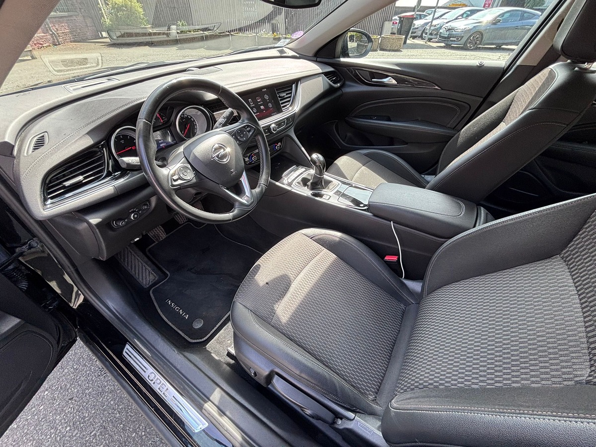 Opel Insigna Grand Sport 1.5 TURBO 165 INNOVATION - APPLE CARPLAY